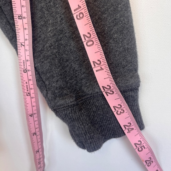 Under Armour Fitted Fleece Crewneck Sweatshirt Dark Gray Small Casual Activewear - Picture 9 of 9